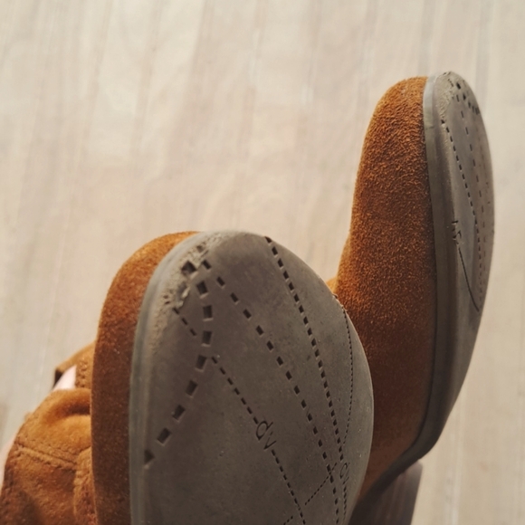 Dolce Vita Soft Suede Leather Back Zipper Slouchy Short Heel Chelsea Booties - Picture 11 of 13